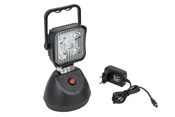 Фара светодиодная универсальная на магните15W 12V Фара светодиодная универсальная на магните15W 12V