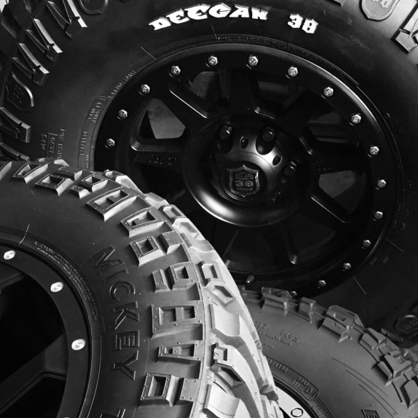 Шина Mickey Thompson LT285/75R16 Deegan 38 MT 126/123Q OWL Шина Mickey Thompson LT285/75R16 Deegan 38 MT 126/123Q OWL