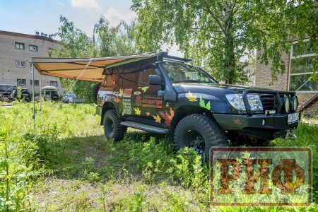 Маркиза автомобильная РИФ веерная 2,5х2,0 м (правая) Маркиза автомобильная РИФ веерная 2,5х2,0 м (правая)