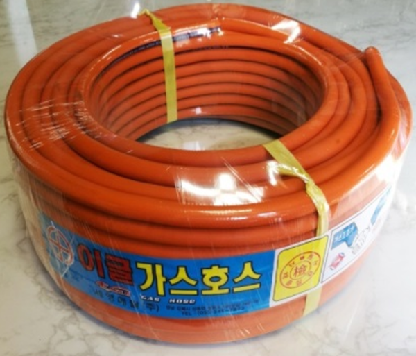 Шланг газовый пропановый, внутренний D: 9,5 мм, внешний D 14,5 мм Шланг газовый пропановый, внутренний D: 9,5 мм, внешний D 14,5 мм