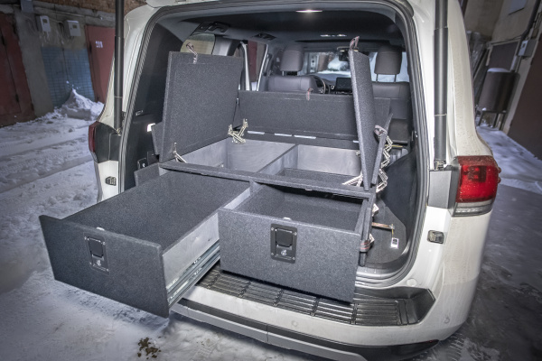 Органайзер для Toyota Land Cruiser 300 (2 выдв.ящика+клав.замки+спальник) Органайзер для Toyota Land Cruiser 300 (2 выдв.ящика+клав.замки+спальник)