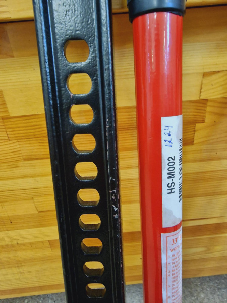 2 Домкрат реечный Farm Jack 84 см 3 т (уценённый) 2 Домкрат реечный Farm Jack 84 см 3 т (уценённый)