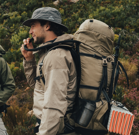 3 Рюкзак туристический Naturehike 70 л, коричневый