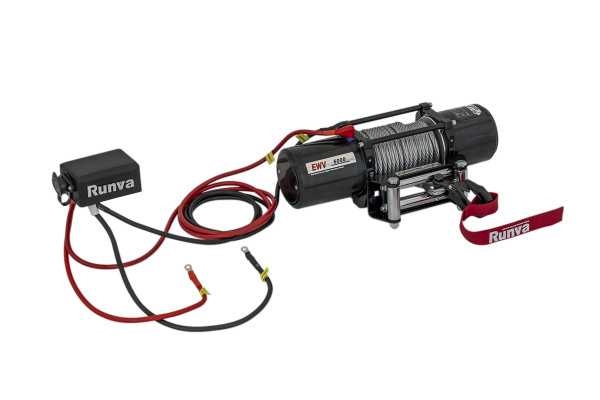 Лебёдка электрическая 12V Runva 6000 lbs 2722 кг (стальной трос) Лебёдка электрическая 12V Runva 6000 lbs 2722 кг (стальной трос)