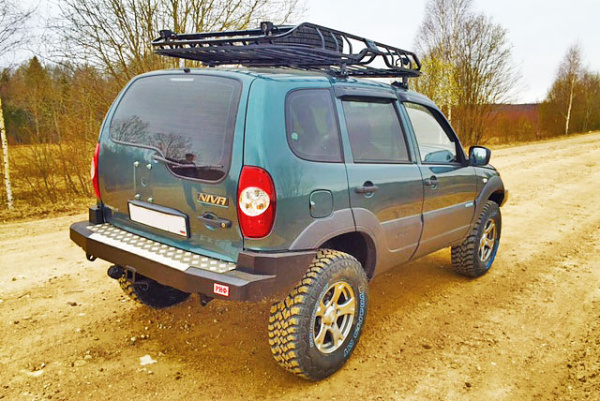 Бампер РИФ силовой задний Chevrolet Niva с квадратом под фаркоп