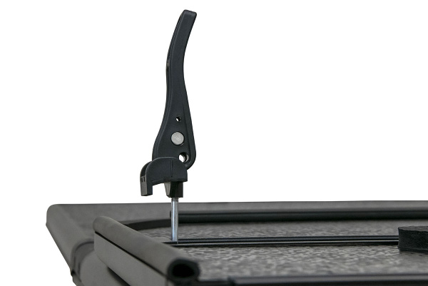 Крышка кузова ISUZU D-MAX 2013+, трёхсекционная, алюминиевая, черная