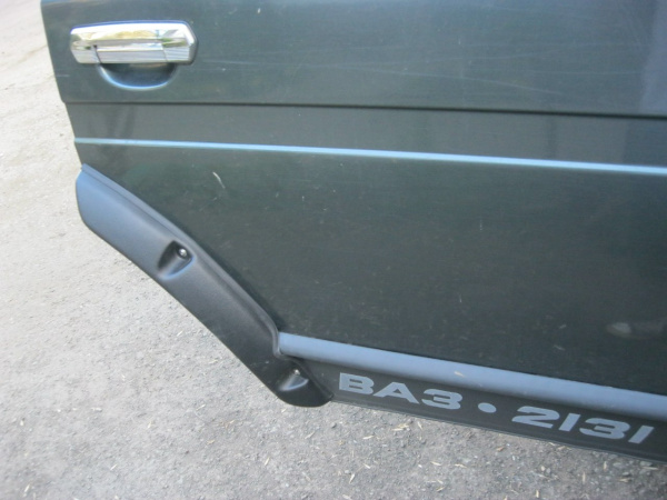 Расширители колёсных арок ВАЗ НИВА 2121 3D под нерезанные арки колёс