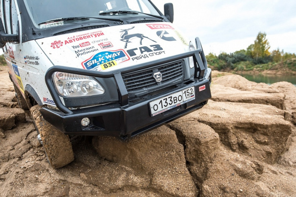 Бампер РИФ передний ГАЗ Соболь с доп. фарами и защитной дугой Бампер РИФ передний ГАЗ Соболь с доп. фарами и защитной дугой