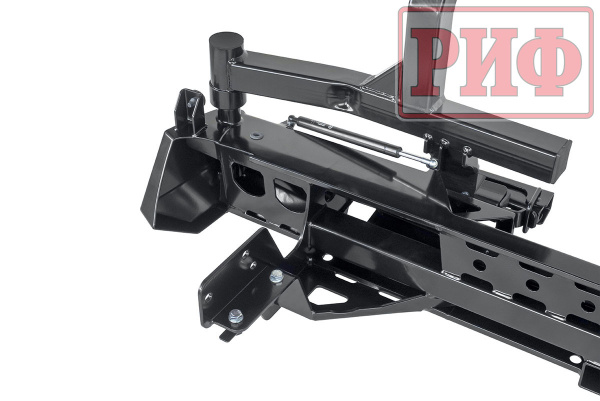 Бампер РИФ силовой задний Isuzu D-MAX 2012-2020 с квад. под фаркоп, 2-мя калит., фонарями, стандарт