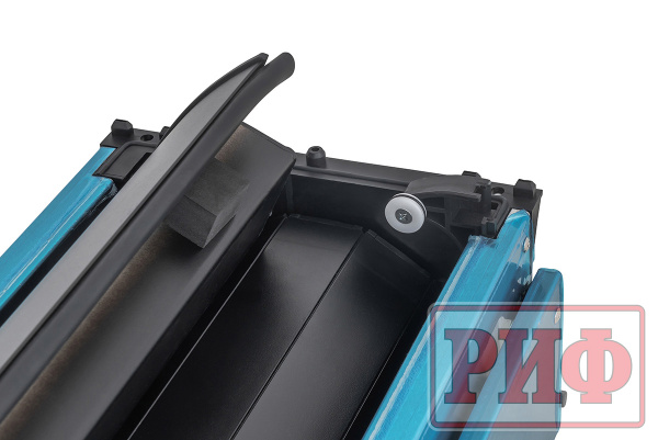 Крышка кузова РИФ для Dongfeng DF6, роллета раздвижная 1511х1570 мм, алюминиевая, черная