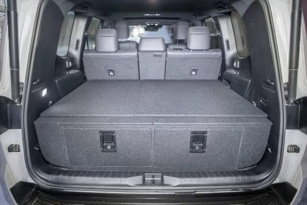 Органайзер для Toyota Land Cruiser 300 (2 выдв.ящика+клав.замки+спальник) Органайзер для Toyota Land Cruiser 300 (2 выдв.ящика+клав.замки+спальник)