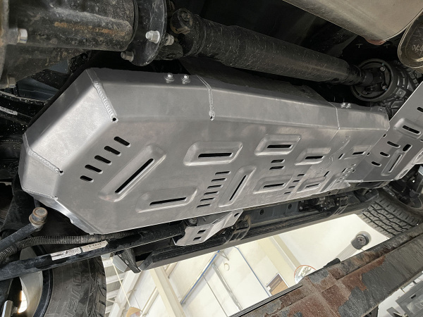 Защита Falcon топливного бака для TANK 300 (Off-road Edition & City Edition, бензин 2.0T (2020+)