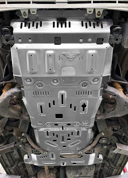 Защита Falcon радиатора, картера, РК, КПП для Toyota Land Cruiser Prado 150TX, бенз., алюм. (уценка) Защита Falcon радиатора, картера, РК, КПП для Toyota Land Cruiser Prado 150TX, бенз., алюм. (уценка)