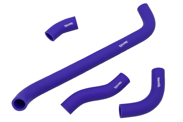 Патрубки радиатора ВАЗ 21213 Нива (инжектор) силикон армир. (к-т 4шт) Патрубки радиатора ВАЗ 21213 Нива (инжектор) силикон армир. (к-т 4шт)