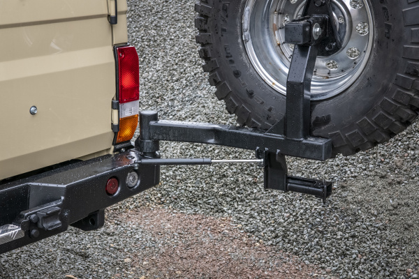 Бампер РИФ силовой задний Toyota Land Cruiser 78 с квадратом под фаркоп, калиткой и фонарями Бампер РИФ силовой задний Toyota Land Cruiser 78 с квадратом под фаркоп, калиткой и фонарями