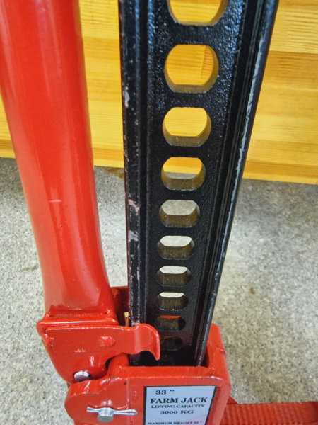 3 Домкрат реечный Farm Jack 84 см 3 т (уценённый) 3 Домкрат реечный Farm Jack 84 см 3 т (уценённый)