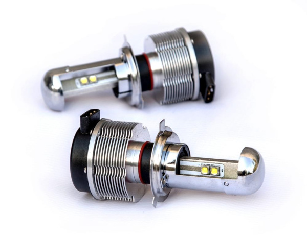 Лампы светодиодные H4 12V-24V 20W (к-т 2 шт.) Лампы светодиодные H4 12V-24V 20W (к-т 2 шт.)