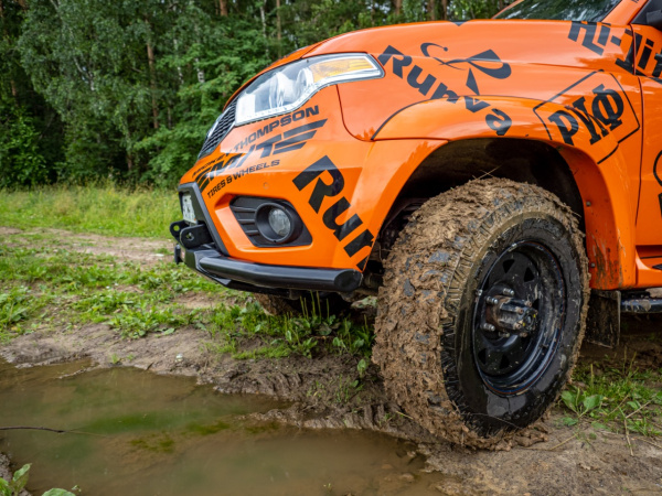 Бампер передний силовой/защита штатного бампера РИФ УАЗ Патриот 2015+ с квадратом под фаркоп и защитой рулевых тяг стандарт