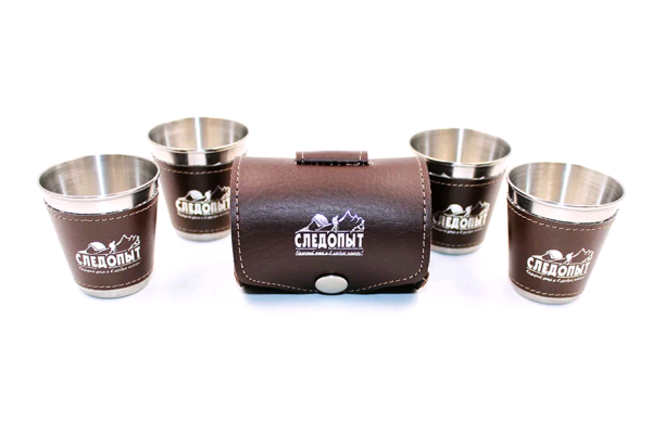 Рюмка «СЛЕДОПЫТ» 60 мл, в кожаной тубе, в дополнительном кожаном оплете (4 шт.) Рюмка «СЛЕДОПЫТ» 60 мл, в кожаной тубе, в дополнительном кожаном оплете (4 шт.)