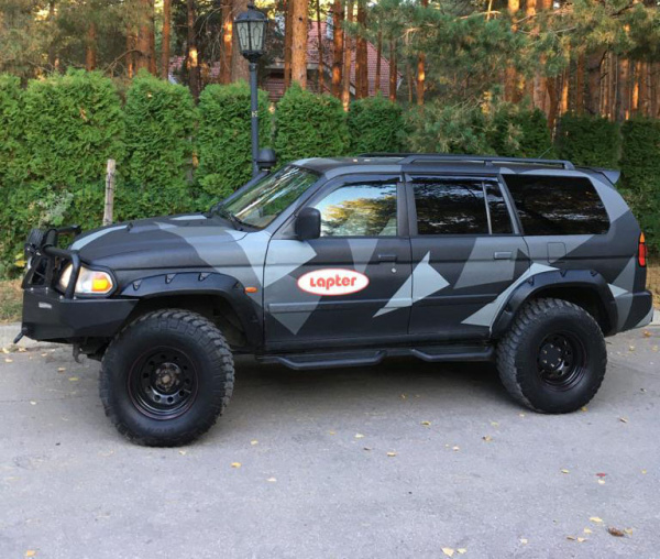 Расширители колёсных арок Mitsubishi Pajero Sport (70мм) под силовой бампер