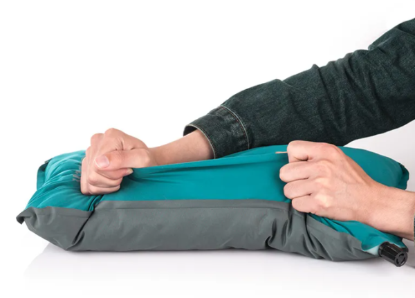 3 Подушка самонадувающаяся Naturehike 46х27х9,5 см (Голубой) 3 Подушка самонадувающаяся Naturehike 46х27х9,5 см (Голубой)