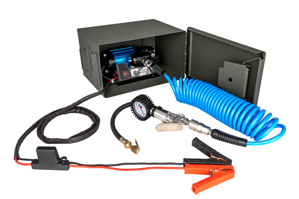 Компрессор автомобильный переносной 12V YURUI 84,95 л/мин 10,21 атм Компрессор автомобильный переносной 12V YURUI 84,95 л/мин 10,21 атм