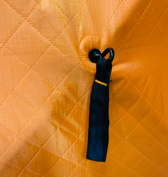 4 Палатка для зимней рыбалки TRAVELTOP (220*220*215) 4 Палатка для зимней рыбалки TRAVELTOP (220*220*215)