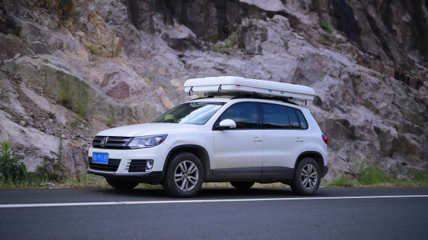 1 Палатка на крышу автомобиля РИФ Hard RT05-125, корпус ABS треугольник, белый, тент СВЕТЛО СЕРЫЙ 1 Палатка на крышу автомобиля РИФ Hard RT05-125, корпус ABS треугольник, белый, тент СВЕТЛО СЕРЫЙ