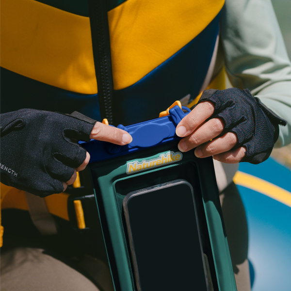 Гермочехол Naturehike плоский для телефона 23х13,5 см., зеленый