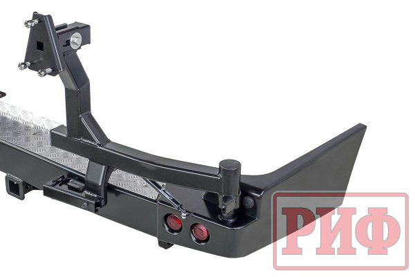 Бампер РИФ силовой задний Toyota Land Cruiser 100 с квадратом под фаркоп, калиткой и фонарями Бампер РИФ силовой задний Toyota Land Cruiser 100 с квадратом под фаркоп, калиткой и фонарями