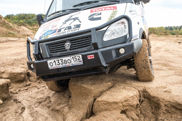 Бампер РИФ передний ГАЗ Соболь с доп. фарами и защитной дугой Бампер РИФ передний ГАЗ Соболь с доп. фарами и защитной дугой