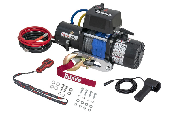 Лебёдка электрическая 12V Runva 12500 lbs 5670 кг короткий барабан (синтетический трос) Лебёдка электрическая 12V Runva 12500 lbs 5670 кг короткий барабан (синтетический трос)