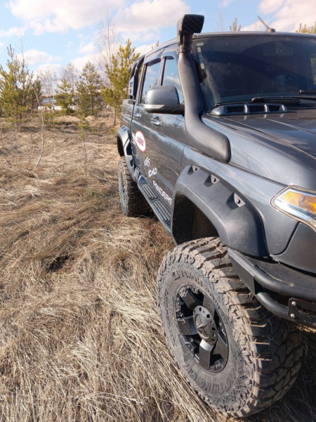 Расширители колёсных арок УАЗ Пикап NEW (с накладками на бампер) рестайлинг