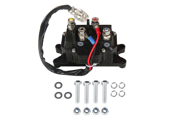 Лебёдка электрическая 12V Runva 2500A lbs 1140 кг (синтетический трос) Лебёдка электрическая 12V Runva 2500A lbs 1140 кг (синтетический трос)